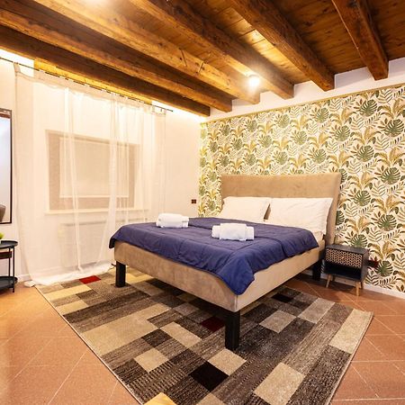 Al 18 Verona Rooms エクステリア 写真